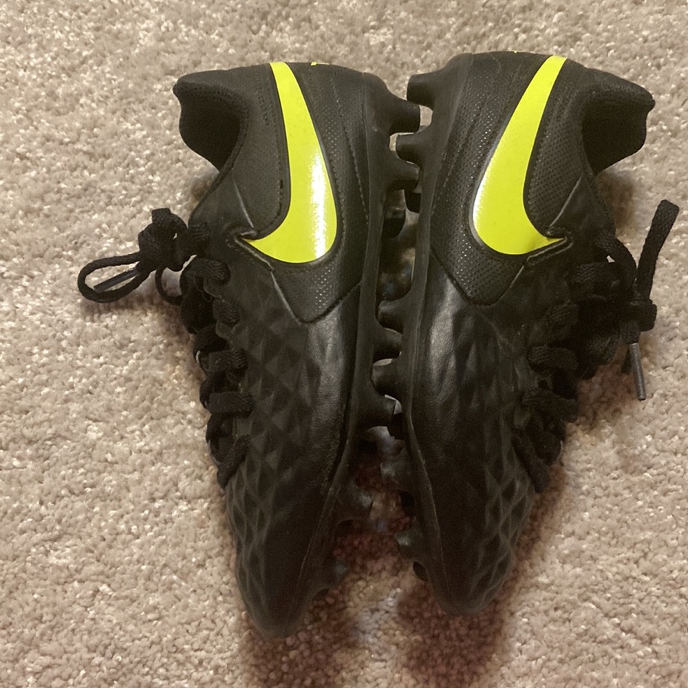 Nike Tiempo Cleats Black and Neon Green 12C - Picture 4 of 8